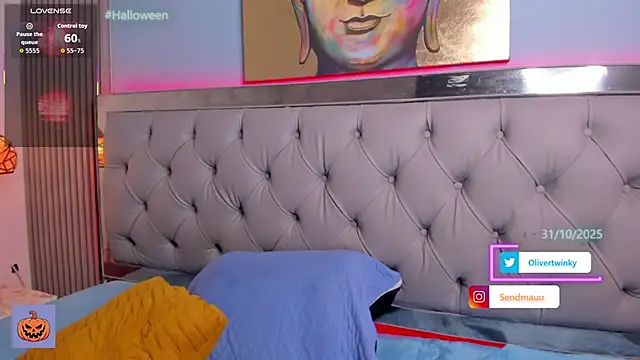 Snapshot of OliverTwinky chatting on October 2025 12:01:02 AM OliverTwinky online show from October 2025 12:01:02 AM