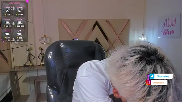 Snapshot of OliverTwinky chatting on November 2025 01:21:02 PM OliverTwinky online show from November 2025 01:21:02 PM