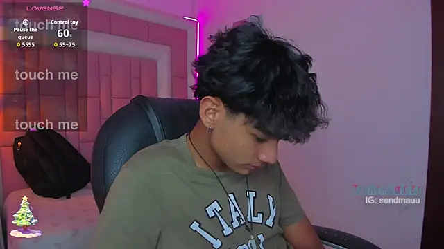 OliverTwinky online show from December 2025 02:37:02 PM