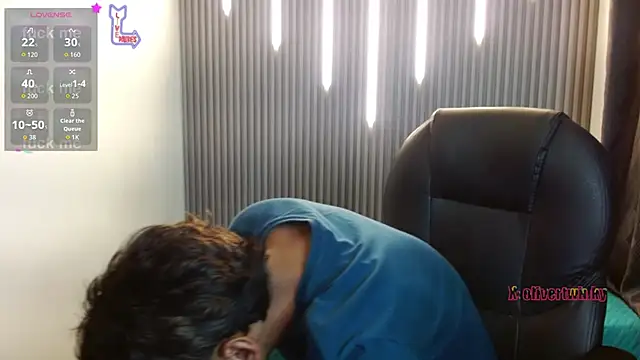 OliverTwinky online show from February 2026 09:21:01 PM