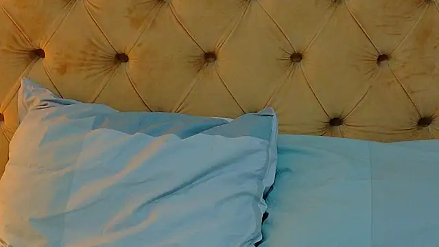 AlessiaCroft online show from April 2026 04:05:02 AM