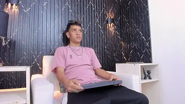 Matt Ruso online show from November 2025 03:51:01 AM