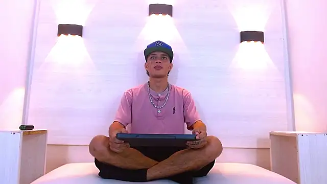 Matt Ruso online show from November 2025 01:48:01 AM