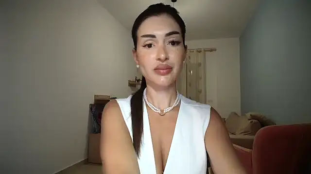 Snapshot of Bellavita_ chatting on September 2025 05:14:01 PM Bellavita online show from September 2025 05:14:01 PM