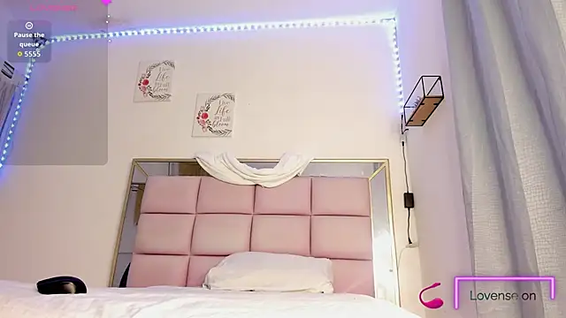 Snapshot of Stefy_Craft chatting on October 2025 01:37:02 AM Stefy Craft online show from October 2025 01:37:02 AM