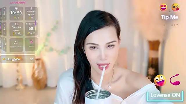 Snapshot of LunaBelle1984 chatting on September 2025 03:15:02 PM LunaBelle1984 online show from September 2025 03:15:02 PM