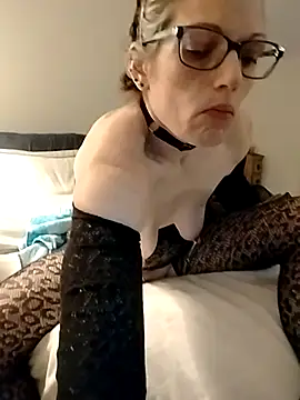 Snapshot of sexiebabi chatting on March 2026 05:44:01 AM sexiebabi online show from March 2026 05:44:01 AM