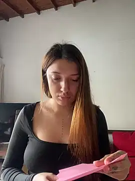 Snapshot of Mia__Gray chatting on November 2025 06:20:02 PM Mia Gray online show from November 2025 06:20:02 PM