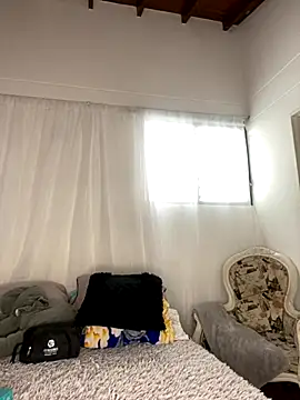 Snapshot of Mia__Gray chatting on November 2025 06:18:02 PM Mia Gray online show from November 2025 06:18:02 PM