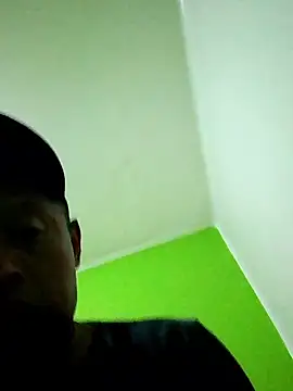 luuiss12 online show from April 2026 11:49:01 AM