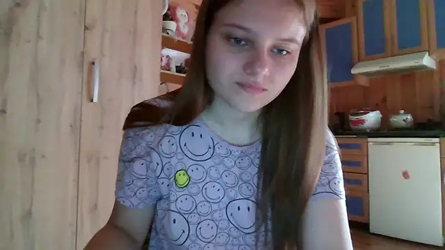 Snapshot of Little_shygirl chatting on September 2025 04:12:01 AM Little shygirl online show from September 2025 04:12:01 AM