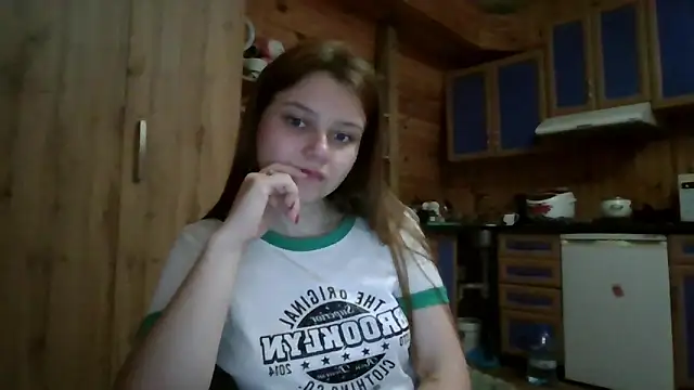 Snapshot of Little_shygirl chatting on September 2025 02:13:02 AM Little shygirl online show from September 2025 02:13:02 AM
