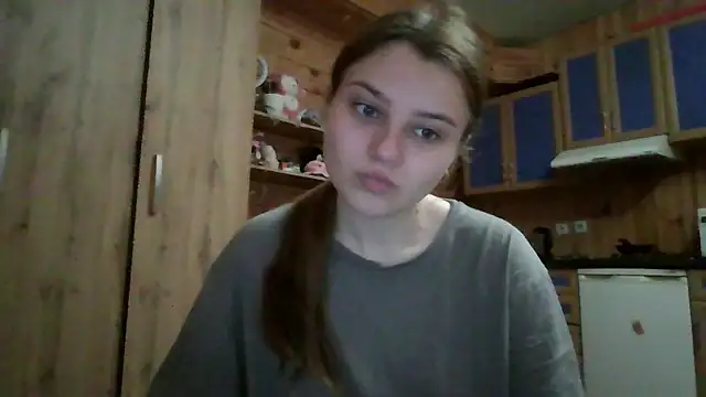 Snapshot of Little_shygirl chatting on October 2025 03:59:01 AM Little shygirl online show from October 2025 03:59:01 AM