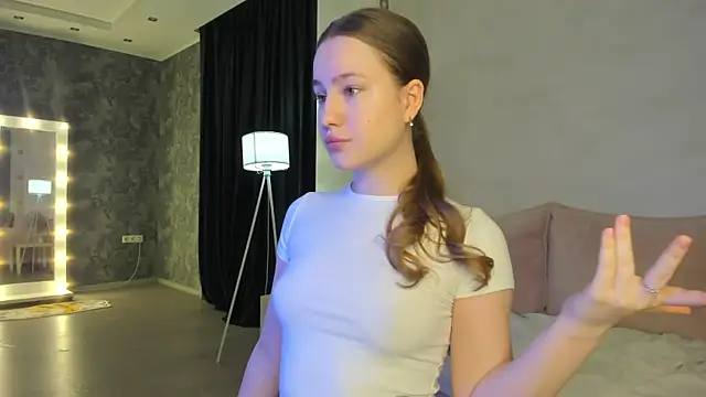 Candy Cansew online show from December 2025 09:37:02 AM