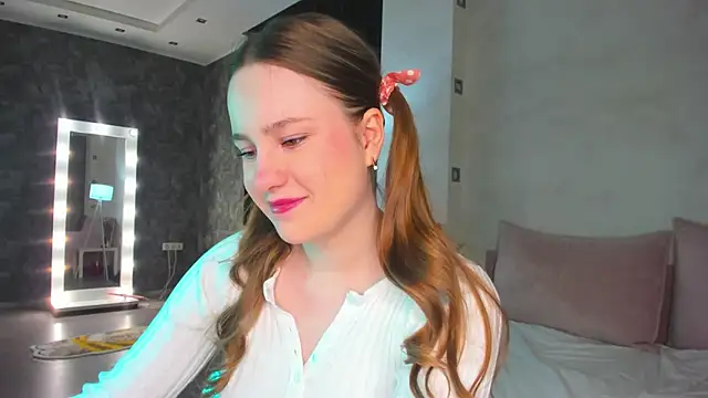 Candy Cansew online show from February 2026 09:05:02 AM