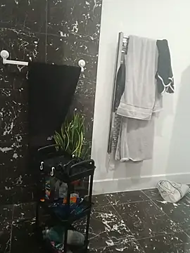 CloudyMuscleBeefy online show from November 2025 11:43:01 AM