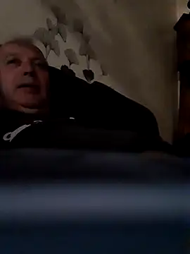 Snapshot of Vince072 chatting on September 2025 03:52:02 AM Vince072 online show from September 2025 03:52:02 AM