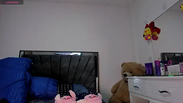 Snapshot of tifanny_turner chatting on December 2025 01:20:02 PM tifanny turner online show from December 2025 01:20:02 PM