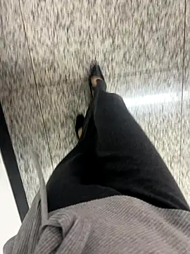 xiaoyuan01 online show from November 2025 03:38:02 AM