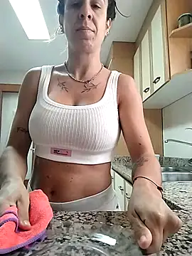 agustinalatina online show from November 2025 08:25:02 AM