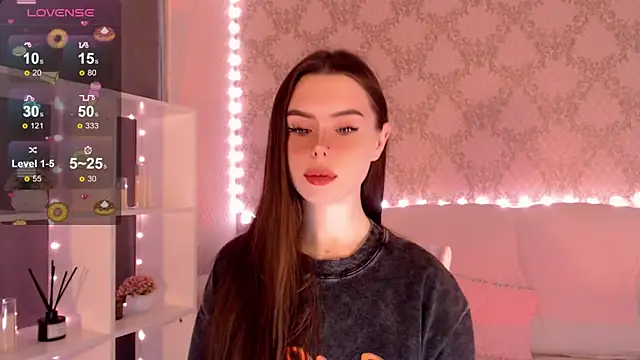 HolyMiax online show from September 2025 03:18:02 AM