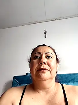 Snapshot of EmmaJhomson chatting on November 2025 08:32:01 PM EmmaJhomson online show from November 2025 08:32:01 PM