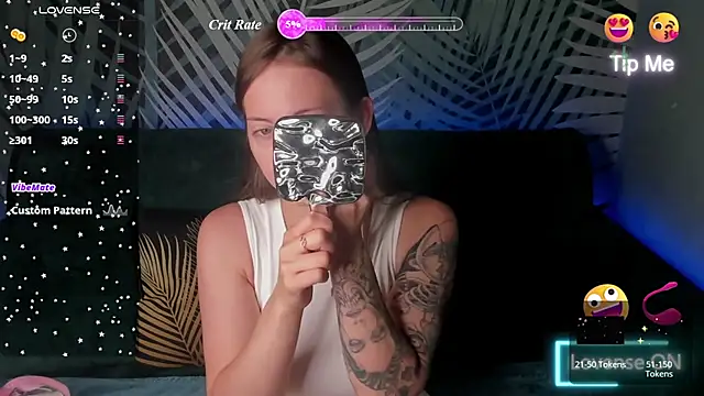 Snapshot of ChristyCrayme chatting on June 2026 10:14:02 PM ChristyCrayme online show from June 2026 10:14:02 PM