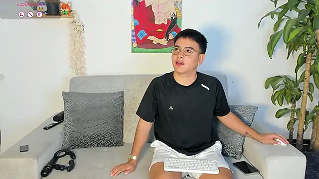 Young Ben online show from October 2025 12:30:02 AM