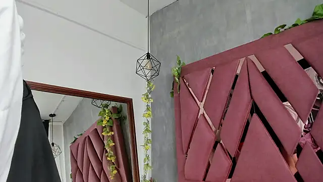 viollettaa  online show from March 2026 06:48:01 PM