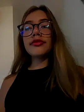 Snapshot of sara_calderon chatting on October 2025 01:20:01 PM sara calderon online show from October 2025 01:20:01 PM