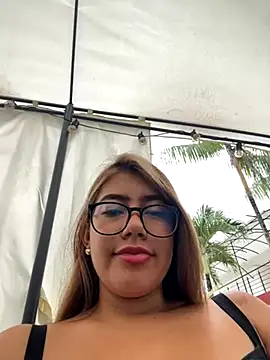 Snapshot of sara_calderon chatting on October 2025 01:23:01 PM sara calderon online show from October 2025 01:23:01 PM
