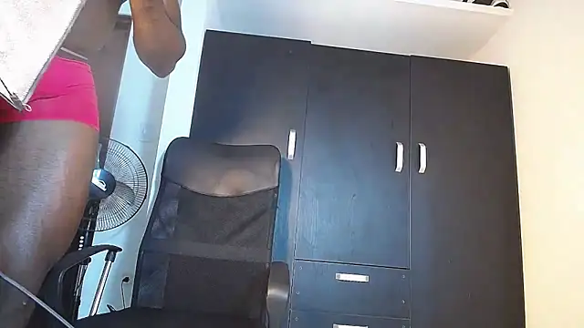 Snapshot of Joan_silva chatting on November 2025 05:17:01 AM Joan silva online show from November 2025 05:17:01 AM