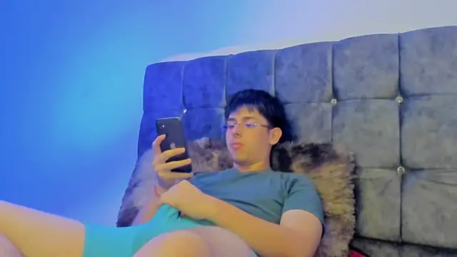 Maximo Miller online show from September 2025 05:52:02 AM