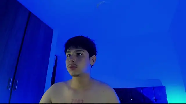 Maximo Miller online show from October 2025 05:35:02 AM