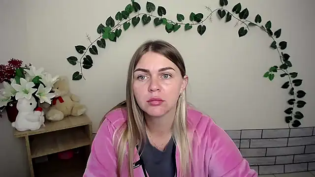 Snapshot of Magic_Katarina_ chatting on September 2025 06:35:01 AM Magic Katarina online show from September 2025 06:35:01 AM