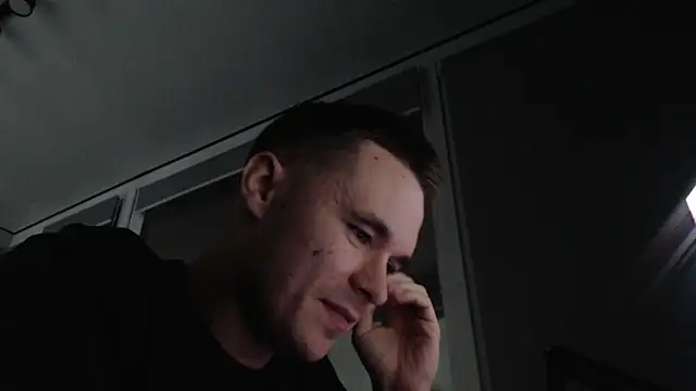 Snapshot of FreddyBredi chatting on October 2025 01:51:02 PM FreddyBredi online show from October 2025 01:51:02 PM