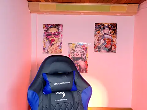 DOBLEWYOSK69G online show from February 2026 12:42:01 PM