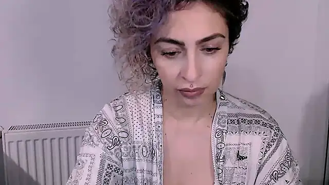 Snapshot of AAARUNY chatting on February 2026 06:38:01 PM AAARUNY online show from February 2026 06:38:01 PM