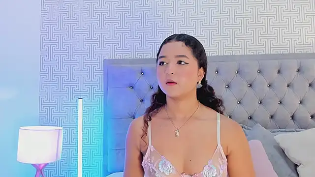 Evaa Lunna  online show from February 2026 08:18:01 PM