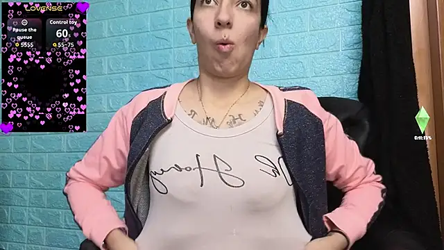 SALOME KORLAND online show from October 2025 12:33:01 PM