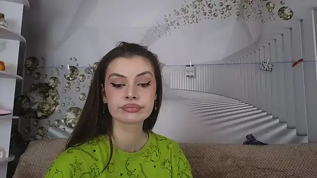 Snapshot of EvoletteLouLou chatting on November 2025 03:24:01 PM EvoletteLouLou online show from November 2025 03:24:01 PM