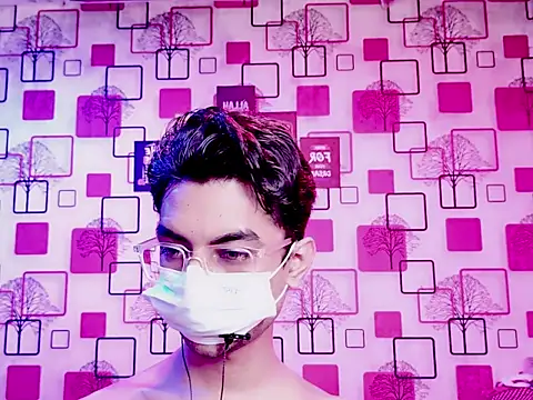 ChiseledCharm online show from September 2025 05:29:02 PM