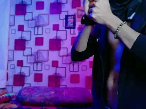 ChiseledCharm online show from December 2025 07:12:02 PM