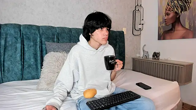 Diamond twink online show from June 2026 01:41:02 PM