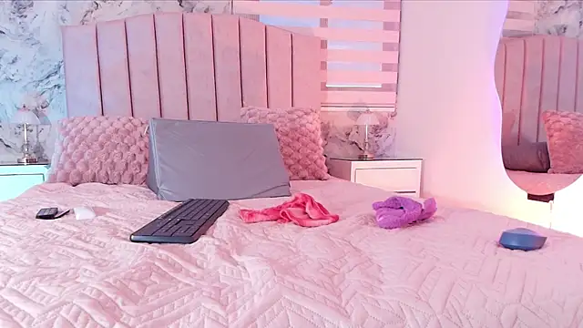 Snapshot of celeste_moonx chatting on November 2025 12:05:01 PM celeste moonx online show from November 2025 12:05:01 PM