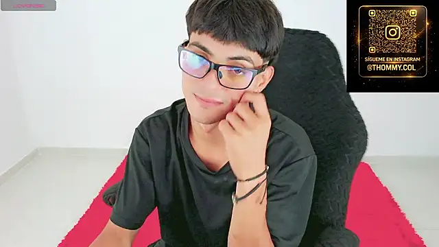 Thommy cute online show from March 2026 02:44:01 AM