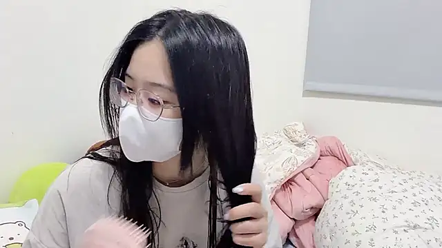 LHeart online show from April 2026 03:50:01 PM