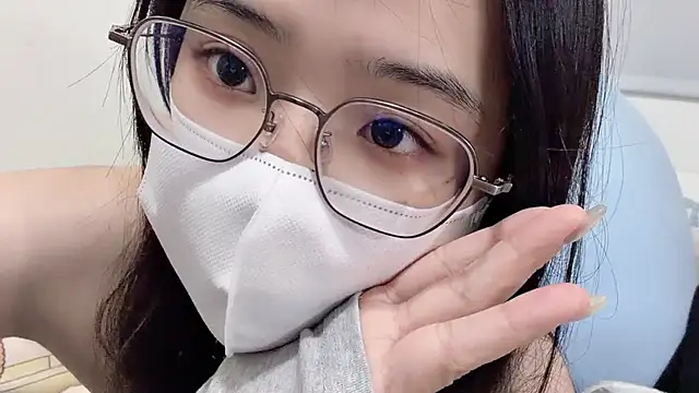 LHeart online show from April 2026 01:57:02 PM