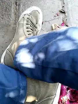 Snapshot of Ravenvodka chatting on September 2025 08:19:01 PM Ravenvodka online show from September 2025 08:19:01 PM