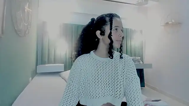 Snapshot of Sweet_Lucyy chatting on September 2025 04:18:02 AM Sweet Lucyy online show from September 2025 04:18:02 AM